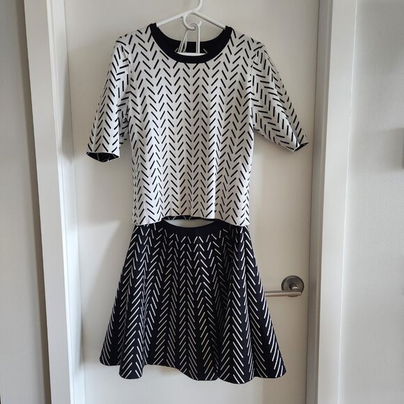 RW&Co White & Black Reversible Sweater / Skirt Set - Picture 6 of 9